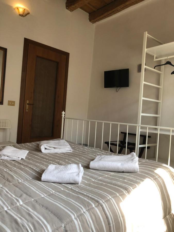 Ai Leoni Hotel Verona Luaran gambar